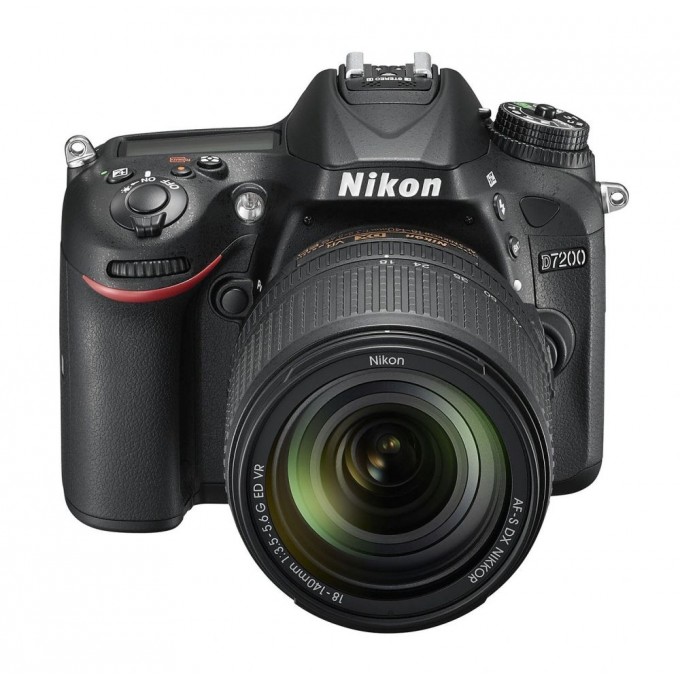 Nikon D7200 kit 18-140 Фотокамера зеркальная